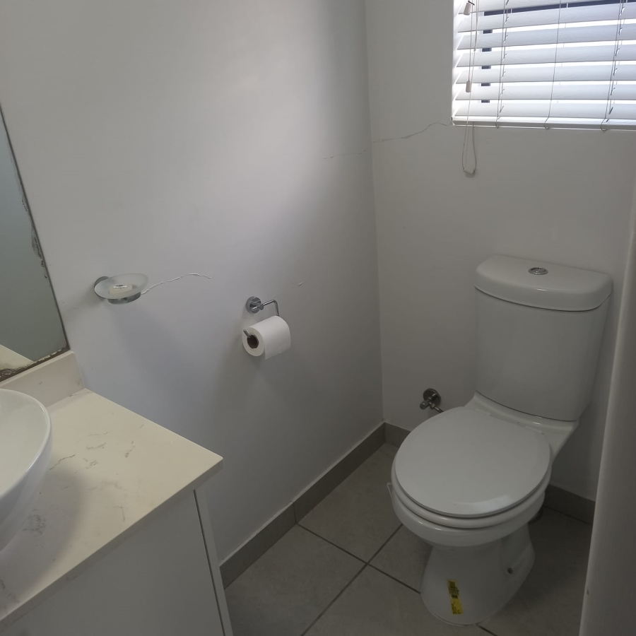 To Let 3 Bedroom Property for Rent in Island View Western Cape